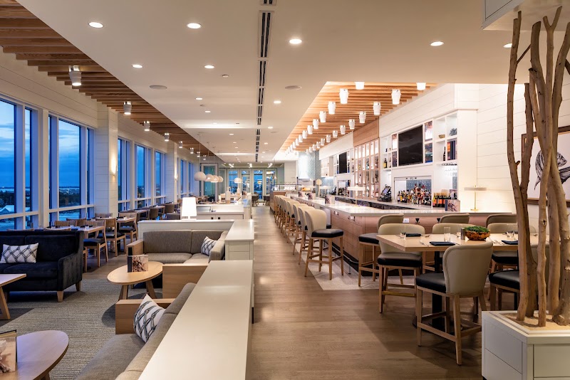 Drift Kitchen & Bar - Lido Beach Resort
